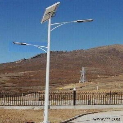 雙燈雙頭雙臂太陽(yáng)能路燈6米8米60w100w鋰電池LED戶外等高雙臂 太陽(yáng)能路燈廠家