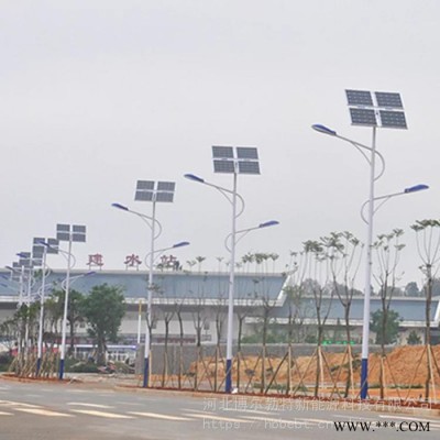 市政新農(nóng)村12V太陽能路燈6米戶外超亮一體化30瓦少數(shù)民族庭院燈桿