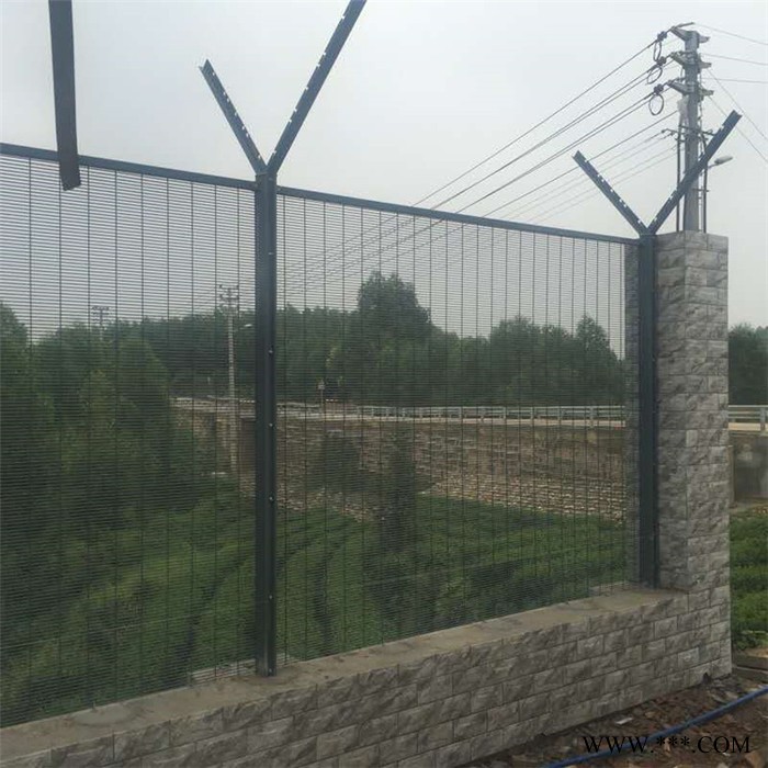 果園圈地護欄 放心省心 瀾潤安裝倉庫隔離網 道路安全框架網 光伏發電防護網公司