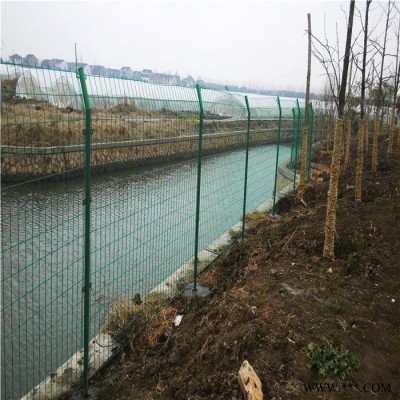 **公路鐵路防護(hù)柵欄 防銹光伏電站柵欄 雙邊絲安全柵欄出廠價批發(fā)