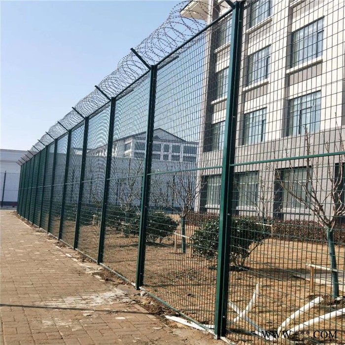 光伏電站隔離網 結實牢固 瀾潤養雞養鴨鐵絲網荷蘭網 高空平臺護欄 別墅庭院圍欄公司