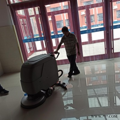 廠定制手推式洗地機(jī)鋰電池駕駛式掃地機(jī)鋰電池