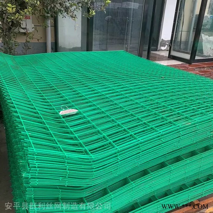 果園農田圍欄網 光伏電站護欄網廠家 群利絲網雙邊絲護欄 菜地魚塘周邊鐵絲圍網