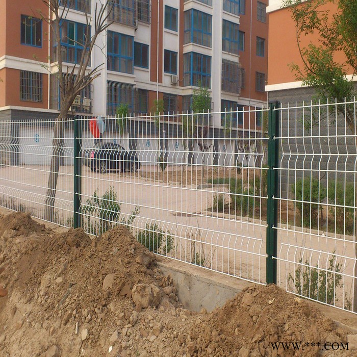 定制光伏桃型柱護欄 工廠小區圍墻建筑防護圍欄噴塑桃型柱護欄網