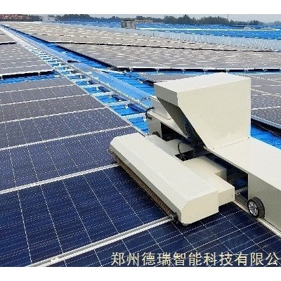德瑞智能提供光伏組件清洗服務,光伏清洗車