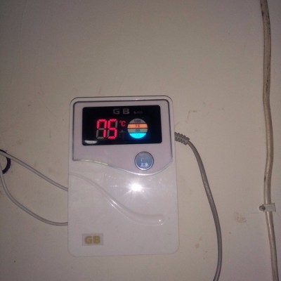 供應火陽能熱水器130水箱火陽能熱水器巴中大世界電器