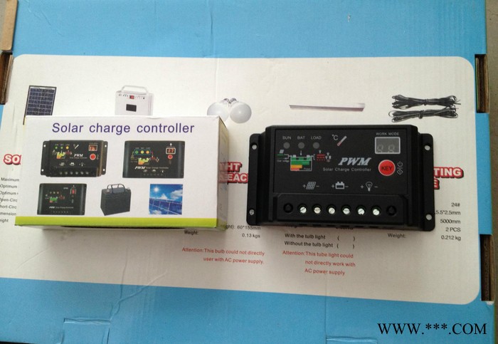 新款太陽能控制器30A 12V 24V 自動識別 光控和時控