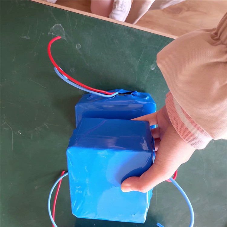 大量供應鋰電池太陽能路燈 廠家現(xiàn)貨 太陽能路燈鋰電池 英光