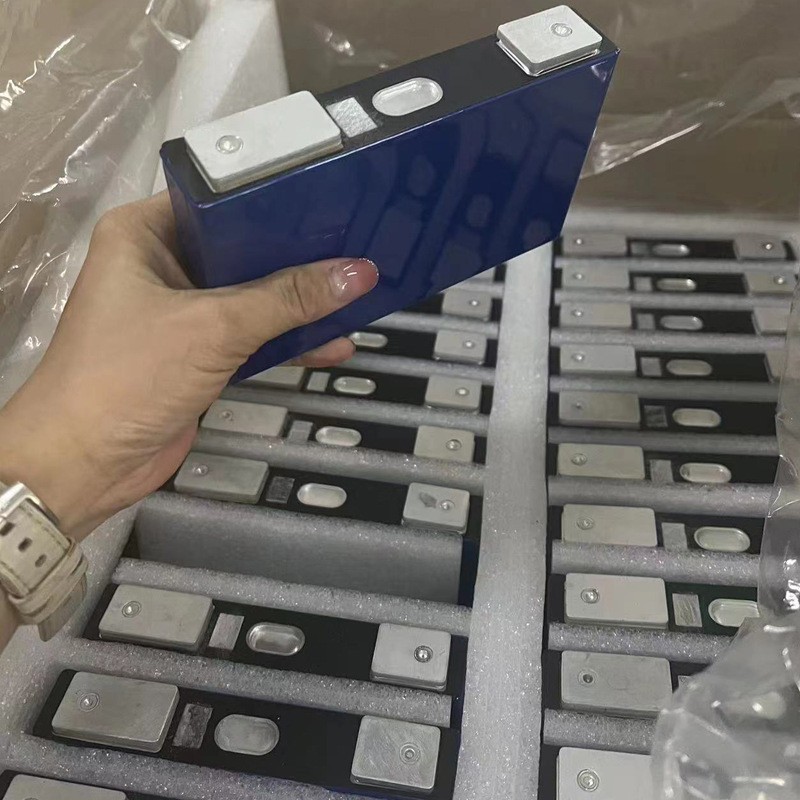直供寧德時(shí)代大單體電芯磷酸鐵鋰電池三元鋰光伏3.7V電動(dòng)車鋰電池