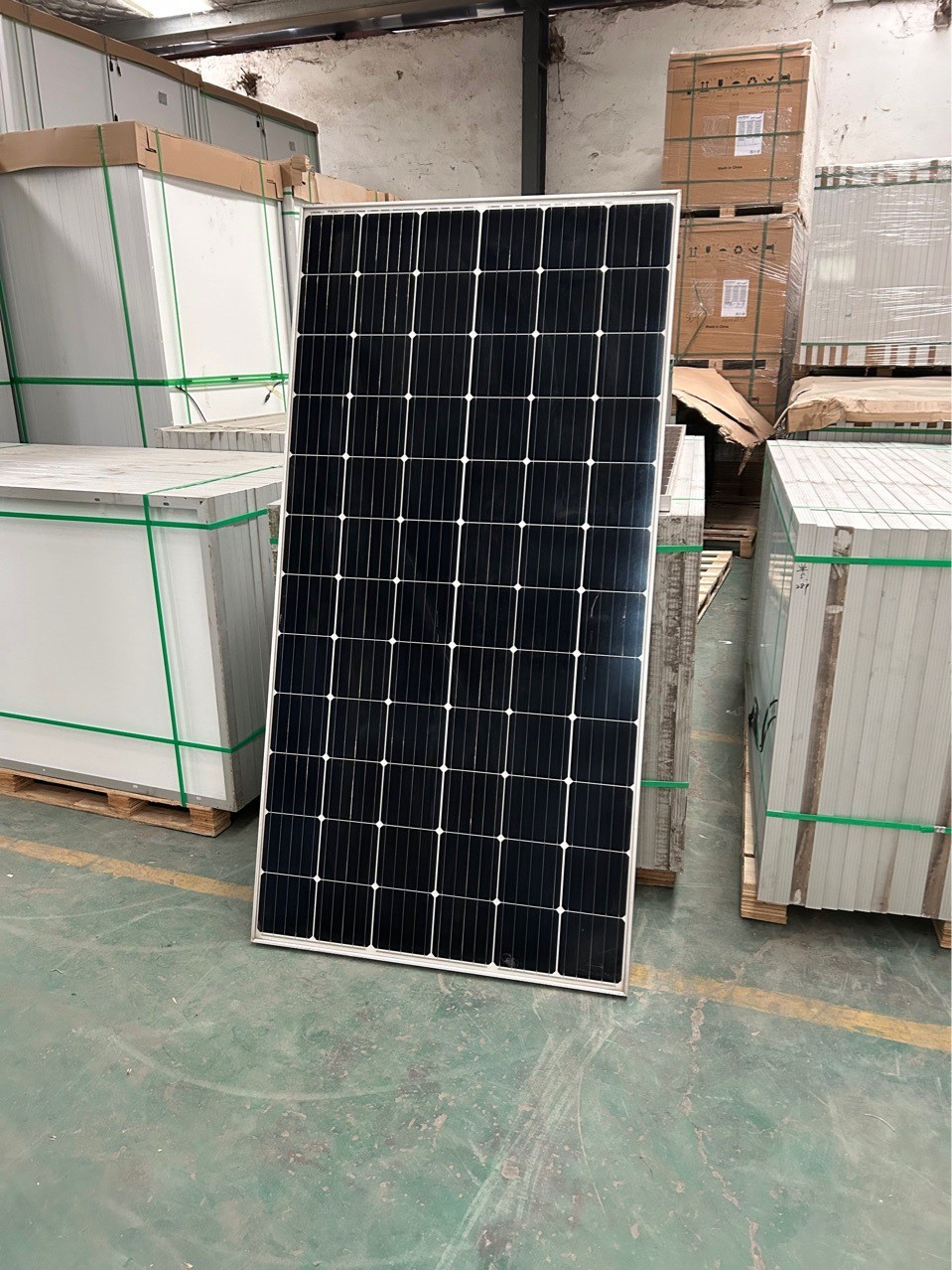單晶硅光伏板單晶380W發(fā)電板 二手拆卸光伏電站